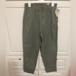 Universal Thread size 8 paper bag pants